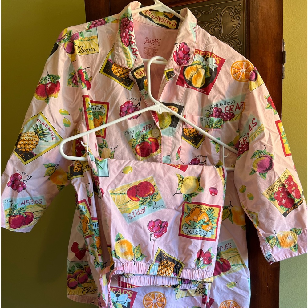 Nick & Nora Sleepwear size XL, retired fruit print, good used condition